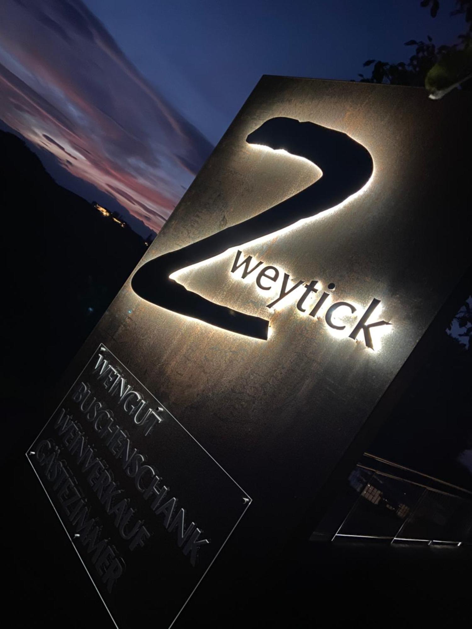 Zweytick Gaestezimmer Weingut Ratsch an der Weinstraße Exterior foto