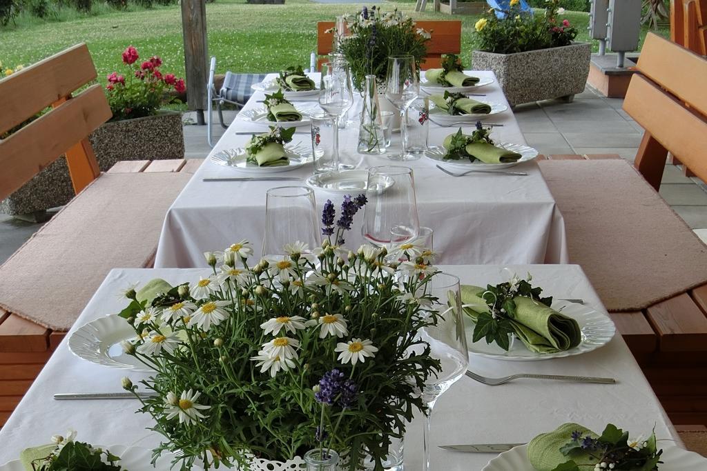 Zweytick Gaestezimmer Weingut Ratsch an der Weinstraße Exterior foto
