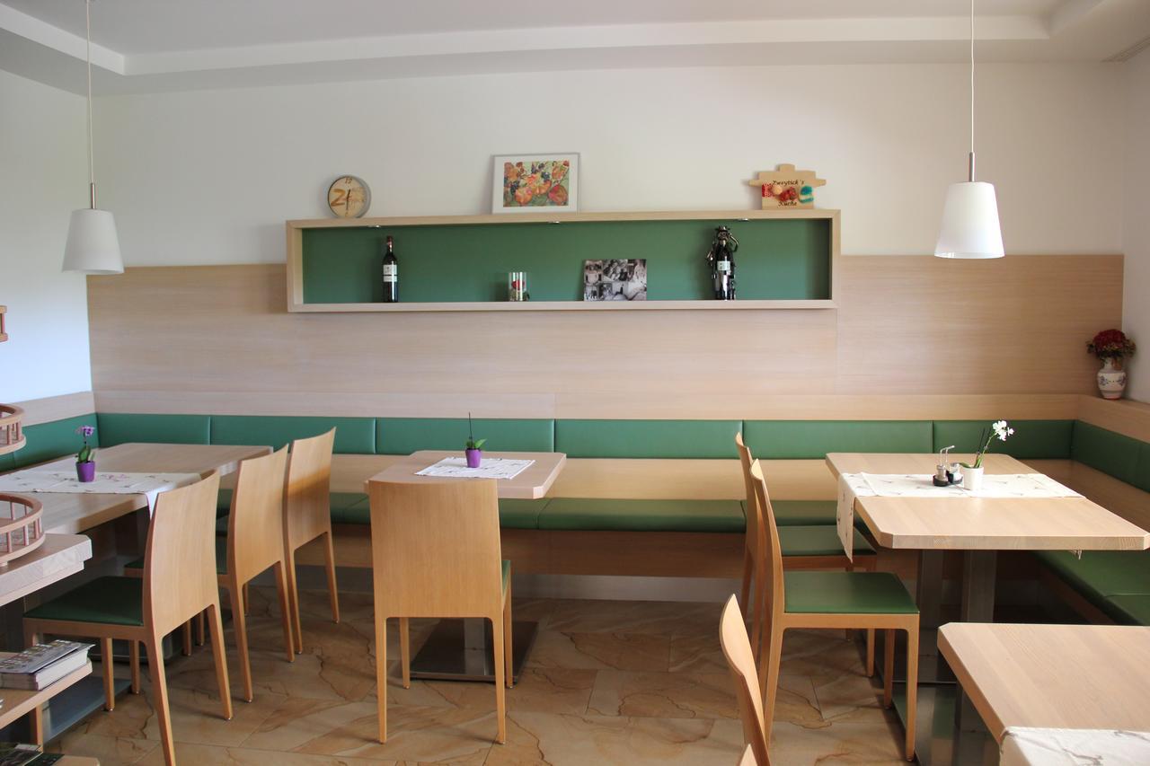Zweytick Gaestezimmer Weingut Ratsch an der Weinstraße Exterior foto